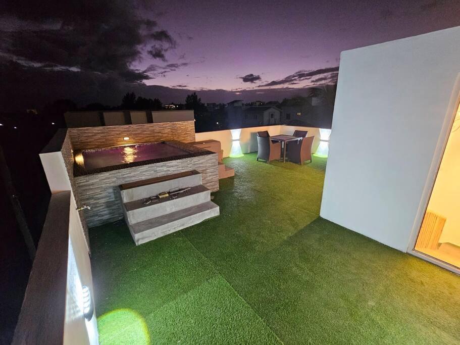 Rooftop Luxury Villa Riviere Noire